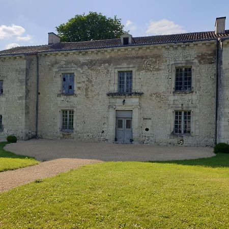 Monts-sur-Guesnes L'Olivierヴィラ エクステリア 写真